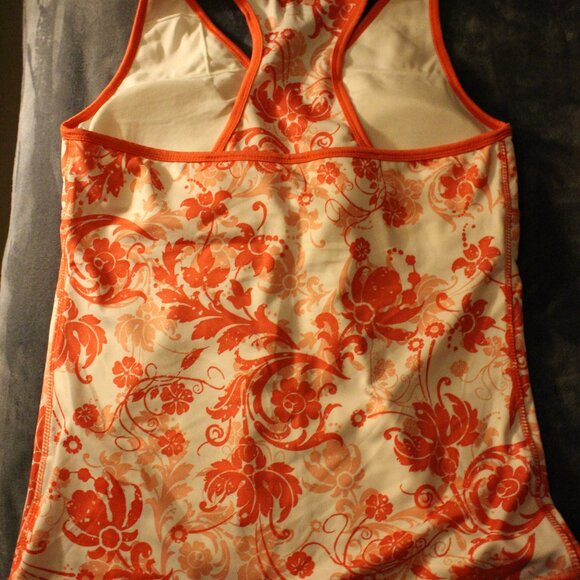 Danskin Now Sleeveless Active Top Built in Bra - Picture 2 of 5